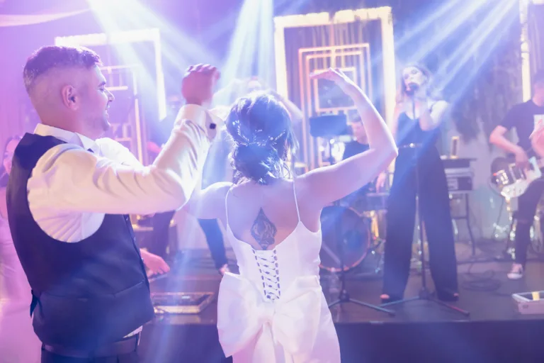 cate persoane sa inviti la nunta